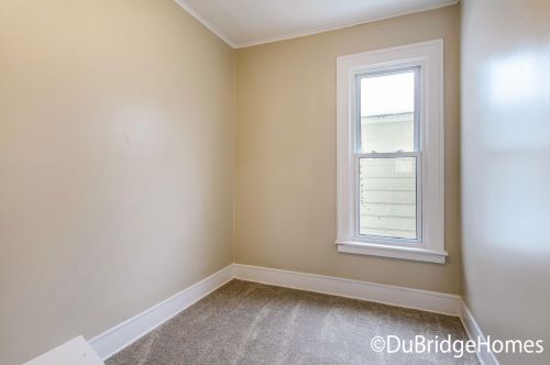 946 Tamarack Ave, Grand Rapids MI 49504-4371 exterior