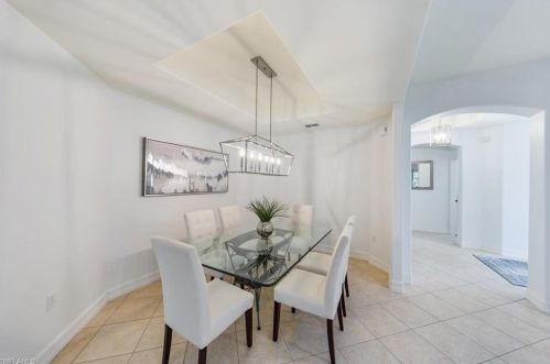 1782 Tarpon Bay Dr, Naples FL 34119-8711 exterior