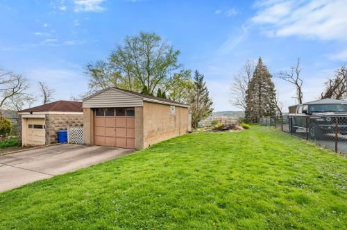 1336 Pocono St, Pittsburgh PA  15218-1114 exterior