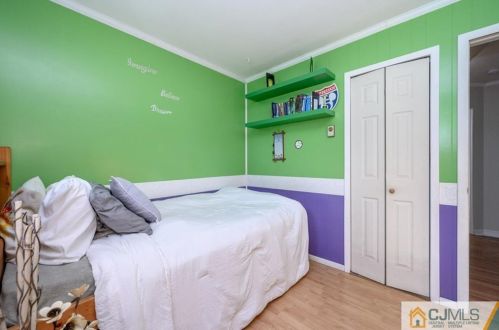 126 Park Ave, Iselin NJ 08830-2303 exterior