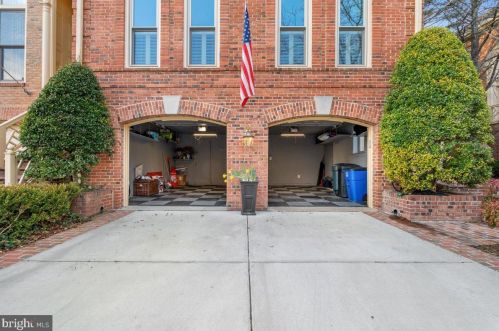 1544 Hampton Hill Cir, Mc Lean VA  22101-6021 exterior