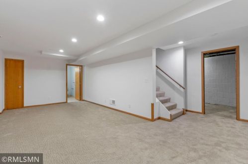 5089 Main St, Maple Plain MN 55359-9430 exterior