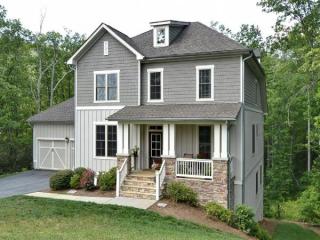 20 Old Bridge Cir, Fairview, NC 28730-5503