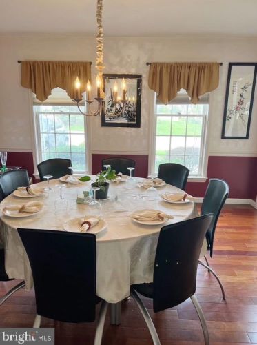 1011 Lehn Dr, Lancaster PA 17601-4884 exterior