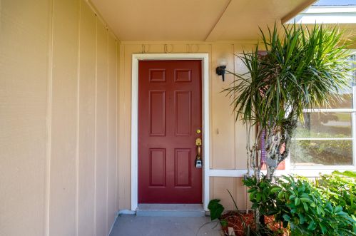 2410 Summit St, Fort Pierce FL  34984-5067 exterior