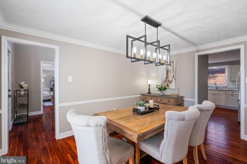 12524 Misty Water Dr, Herndon VA 20170-5702 exterior