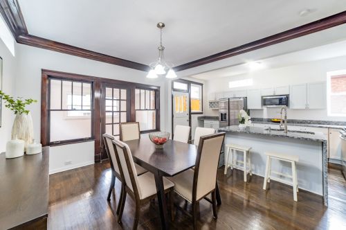 7225 Bennett Ave, Chicago IL  60649-2905 exterior