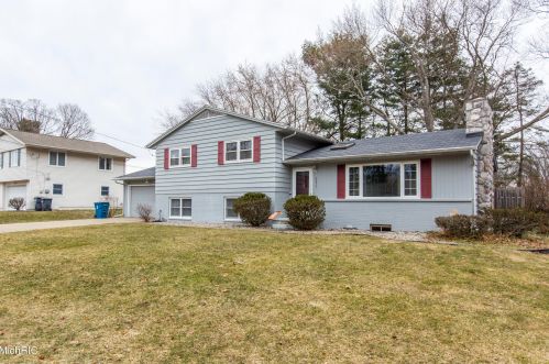 5231 Old Colony Rd, Kalamazoo MI 49008-3216 exterior