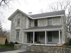 89 Grove St, Newton, MA 02466-2316