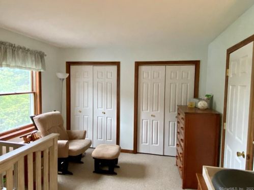 22 Bridle Path Ln, Manchester CT 06042-8303 exterior