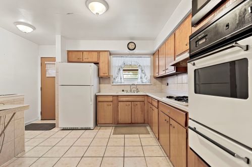 634 95th St, Chicago IL 60617-5053 exterior