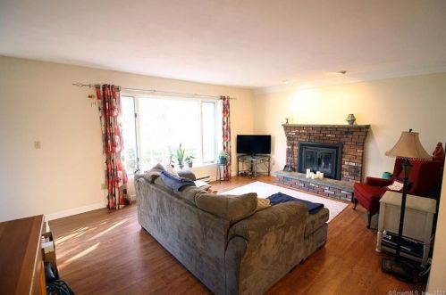 30 Hemlock Ter Ext, Deep River CT 06417-1606 exterior