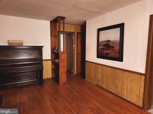 303 Valley View Ave, Leesburg, VA 20175-3528