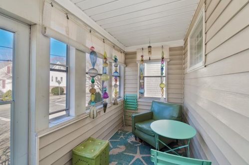 73 Gray St, Providence RI 02904-4702 exterior