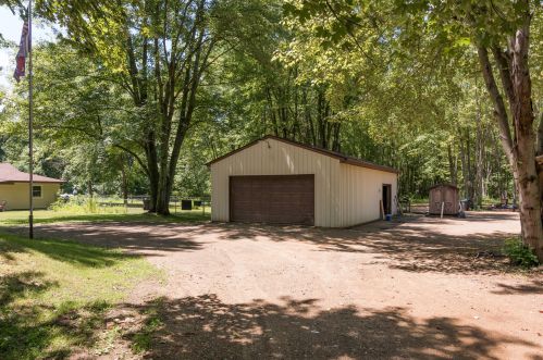 5555 2 St, Kalamazoo MI 49009-8576 exterior