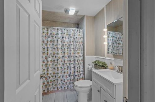 147 Unit St, Providence RI  02909-3929 exterior