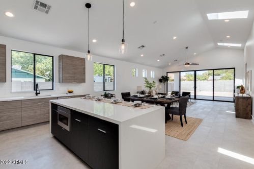 8149 10 Pl, Phoenix AZ 85014-3234 exterior