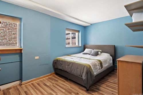 135 235th St, Bronx NY 10470-2463 exterior