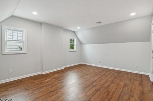 24 Westminster Ter, Town Center NJ 07052-2735 exterior