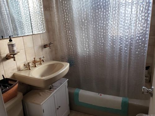 636 Terrace Ave, Mount Vernon NY 10552-2757 exterior