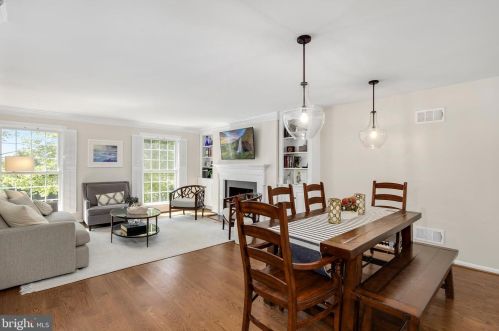 10905 Wickshire Way, Rockville MD 20852-3223 exterior