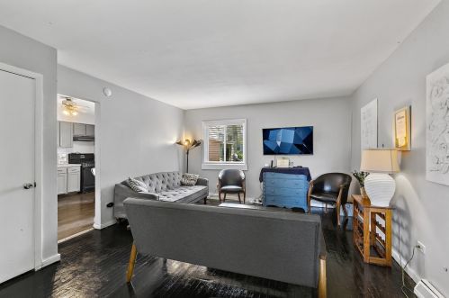 1312 Greenfield Ave, Waukegan IL 60085-7813 exterior