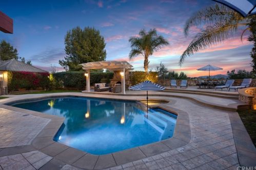 31345 Avenida Del Reposo, Temecula CA 92591-1724 exterior