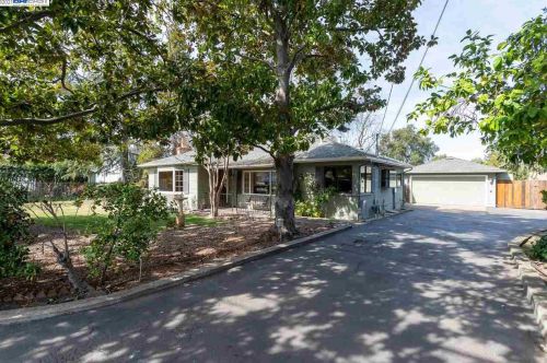 3775 Walnut Ave, Concord, CA 94519-1947