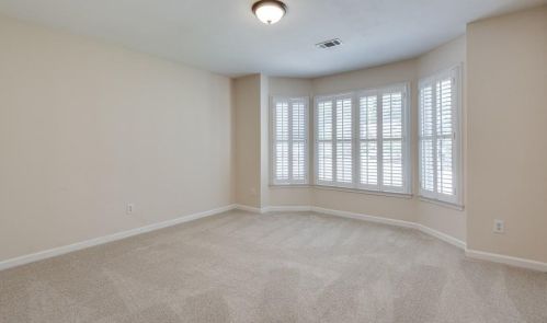 3052 Oaktree Ln, Duluth GA 30096-5886 exterior