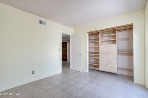 7431 Ln Cienega Dr, Tucson AZ 85712-1423 exterior