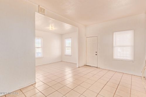 834 Lee St, Tucson AZ 85719-3932 exterior