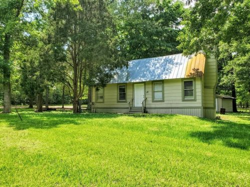 918 Mohawk Dr, Montgomery TX  77316-5162 exterior