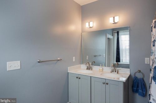 932 Lititz Ave, Lancaster PA 17602-1919 exterior