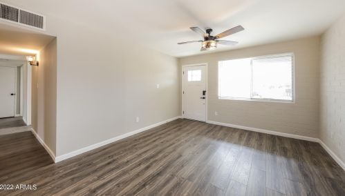 1328 Christy Dr, Phoenix AZ  85020-1106 exterior