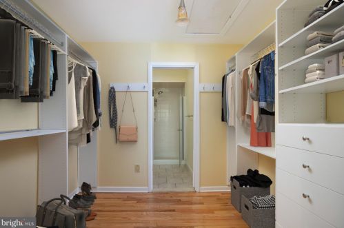 16 Cameron Ct, Princeton NJ 08540-3924 exterior