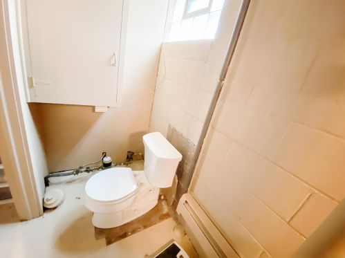 2354 74, Milwaukee WI 53214-3004 exterior