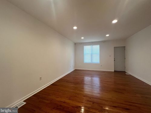 2510 Manton St, Philadelphia PA 19146-3916 exterior