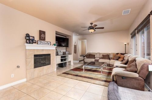 291 Monument Dr, Perris CA 92570-9063 exterior