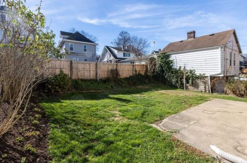 1014 Rdg Ave, Moon Twp PA 15108-2140 exterior