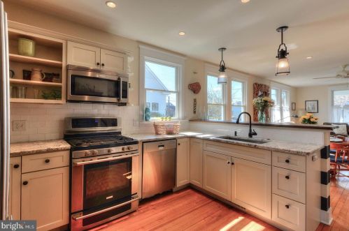 121 3 St, Lewes DE 19958-1328 exterior