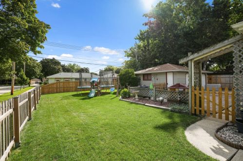 7925 Holt Ave, Milwaukee WI 53219-3845 exterior