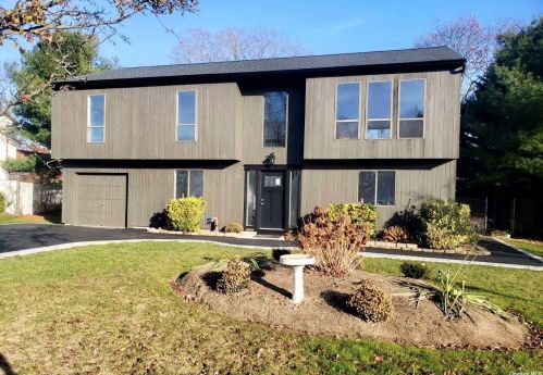 16 Nagle Ln, Central Islip, NY 11722-2416