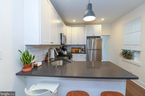 2203 Cumberland St, Philadelphia PA 19125-1732 exterior