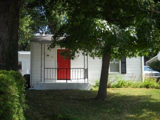 69 Reasor Dr, Saint Louis MO  63135-1155 exterior