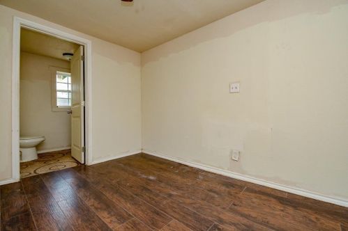 2005 5th St, Hempstead TX 77445-4702 exterior