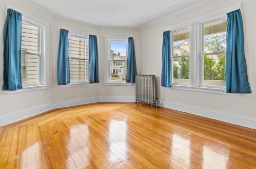 113 Oakland Ave, Providence RI 02908-3632 exterior