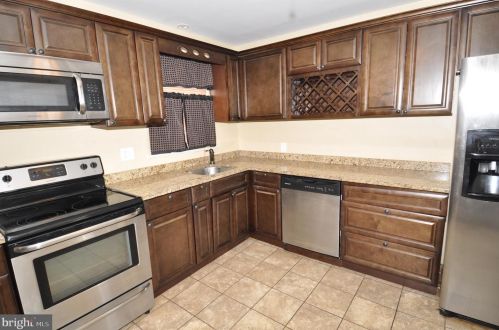 1169 Lower Fry Rd, Trenton NJ 08618-1828 exterior