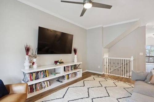 1085 Liberty Pkwy, Atlanta GA  30318-9394 exterior