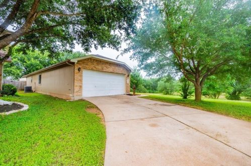 2701 Crownover St, Austin, TX 78725-4763