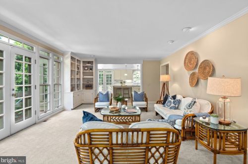 10017 Carmelita Dr, Rockville MD 20854-4247 exterior